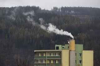 Sprcha jen do půlnoci. Část lidí se v noci musí obejít bez teplé vody - Seznam Zprávy